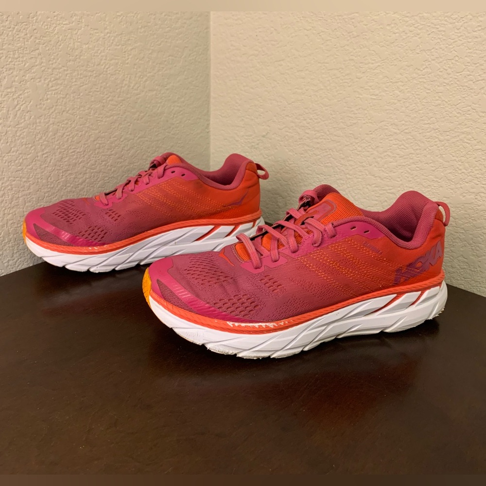 Hoka One One Womens Clifton 6 1102873 PRCFL Pink Running Shoes Sneakers Size 9.5